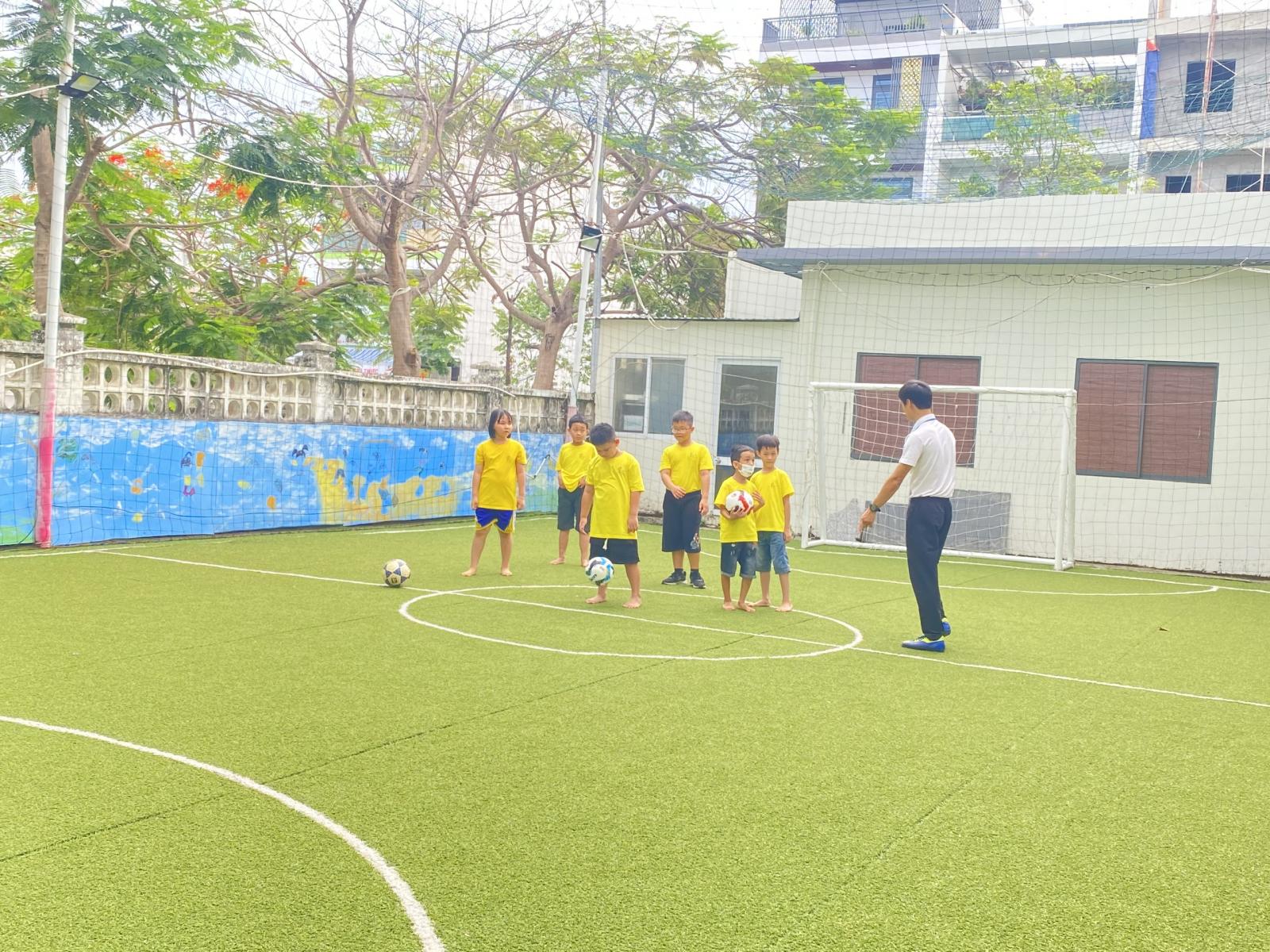 Lớp học thể thao tự chọn CSC góp phần giúp mỗi ngày bán trú hè đều trở thành những ngày trải nghiệm rực rỡ